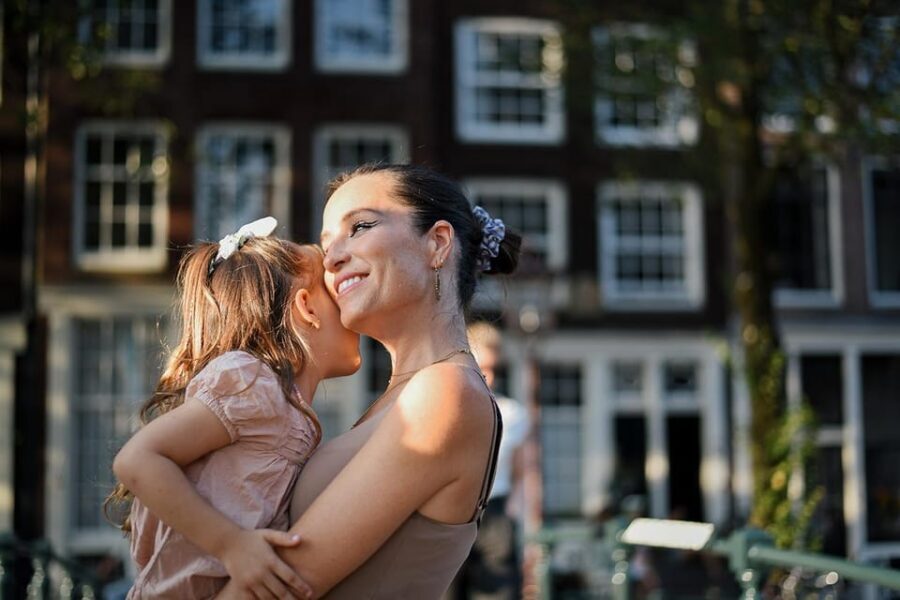Amsterdam: Private Photoshoot in iconic locations - The Amsterdam essentials you’ll photograph (and why they work)