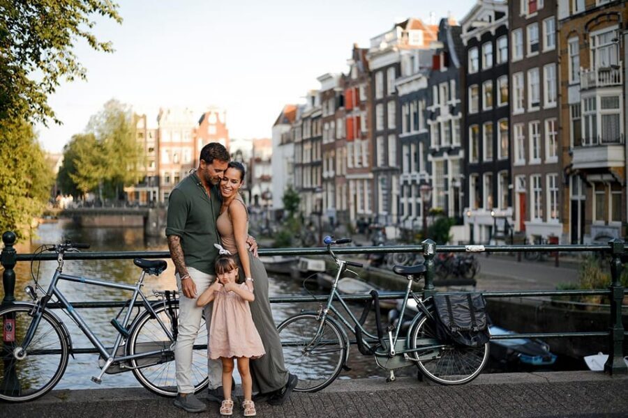 Amsterdam: Private Photoshoot in iconic locations - A private shoot means you can actually direct the vibe