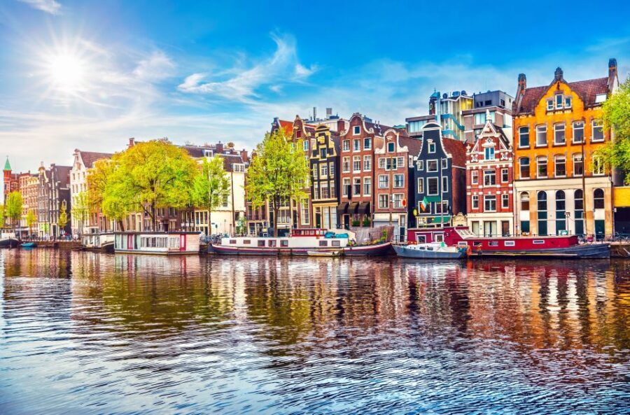 Amsterdam: Private Prosecco Canal Cruise Tour - Price and value: what $280 per person buys you