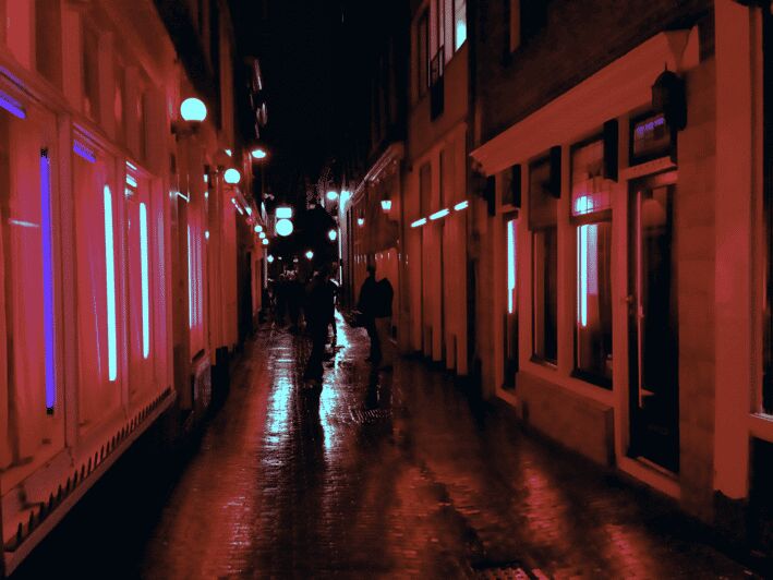 Amsterdam: Private Red Light District Tour in Spanish - Why Spanish guidance matters more than you think