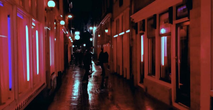 Amsterdam: Private Red Light District Tour in Spanish - Price and value: $94 for a private 2-hour local explanation
