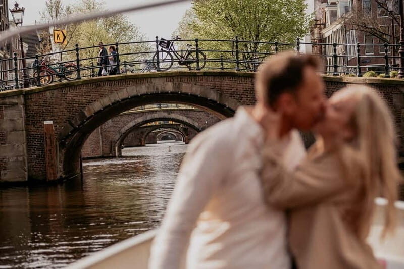 Amsterdam: Private Romantic Canal Cruise w. Prosecco/Snacks - Key moments that make this cruise feel special