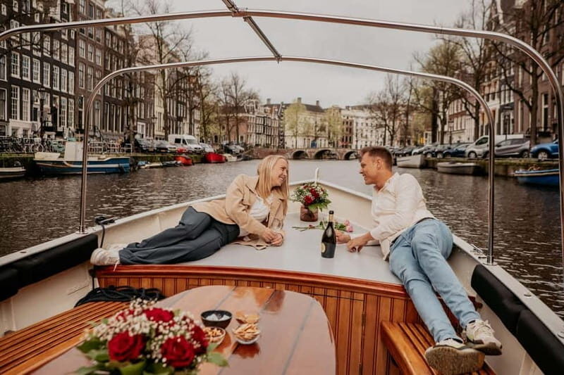 Amsterdam: Private Romantic Canal Cruise w. Prosecco/Snacks - Practical details that keep the ride smooth