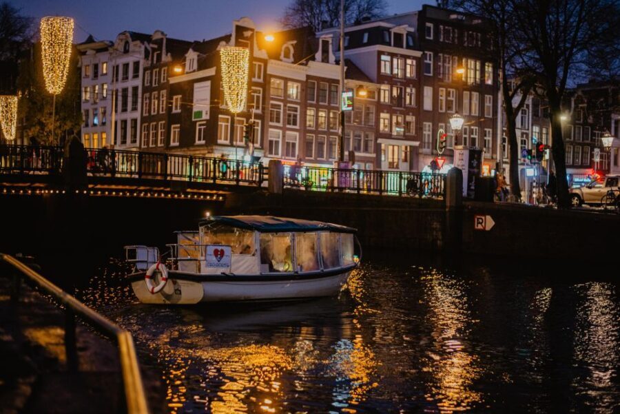Amsterdam: Private Romantic Evening Boat Tour with Prosecco - Should you book this Romantic Amsterdam evening boat tour?