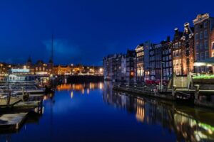 Amsterdam: Private Romantic Evening Boat Tour with Prosecco - Private boat + retractable roof: comfort beats chaos
