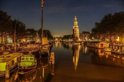 Amsterdam: Private Romantic Evening Canal Cruise + Bubbles/Snacks - Meeting at Herengracht 605, then settling in fast