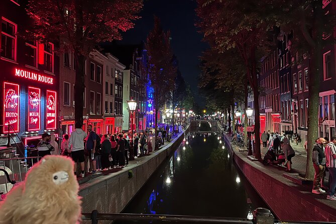 Amsterdam Private Walking & Tasting Tour - The Stroopwafel Moment: A Warm, Sticky Welcome