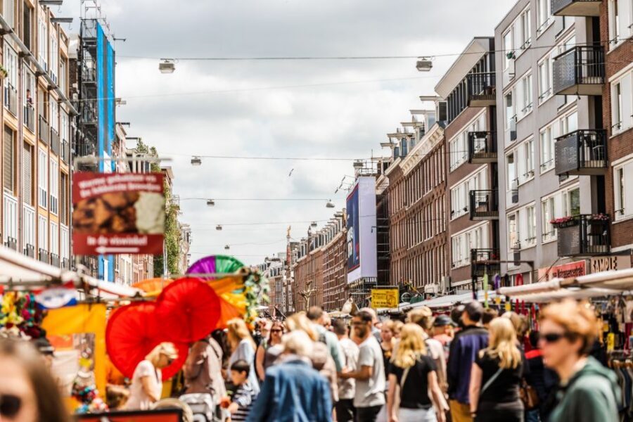 Amsterdam: Private Walking Tour of Jordaan & De 9 Straatjes - Galerie Geluk: antiques, jade carvings, and details you’d miss alone