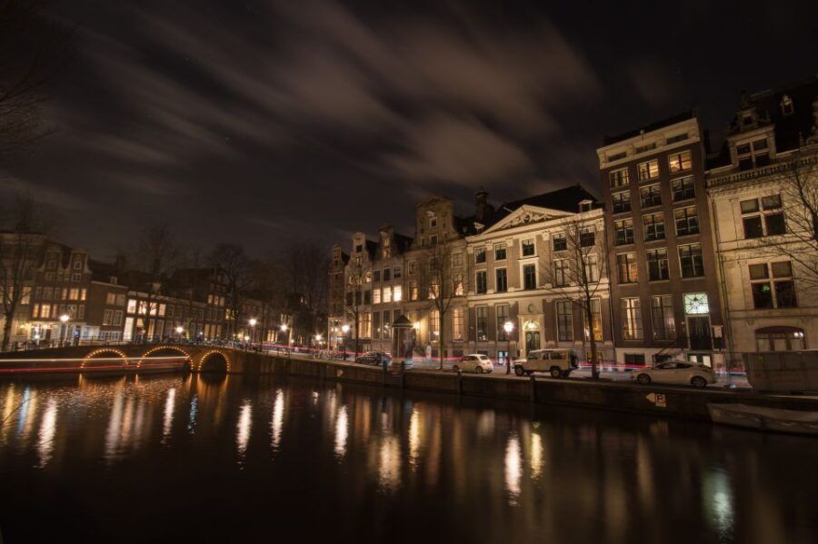 Amsterdam Private Welcome Tour with a Local Guide - Meeting Your Guide at Your Amsterdam Accommodation