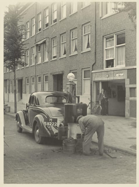 Amsterdam: Private World War Two History Walking Tour - Prinsengracht 263: Starting outside Anne Frank House, then going elsewhere