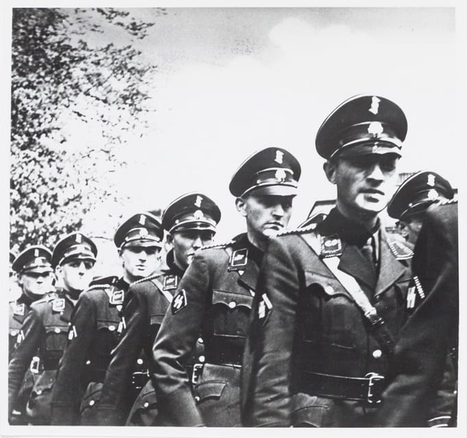 Amsterdam: Private World War Two History Walking Tour - Who should choose this tour (and who might want something different)