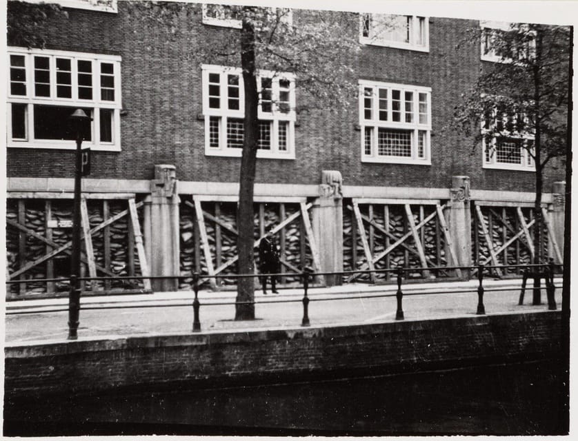 Amsterdam: Private World War Two History Walking Tour - Retired historian guides, no audio, and a pace you control
