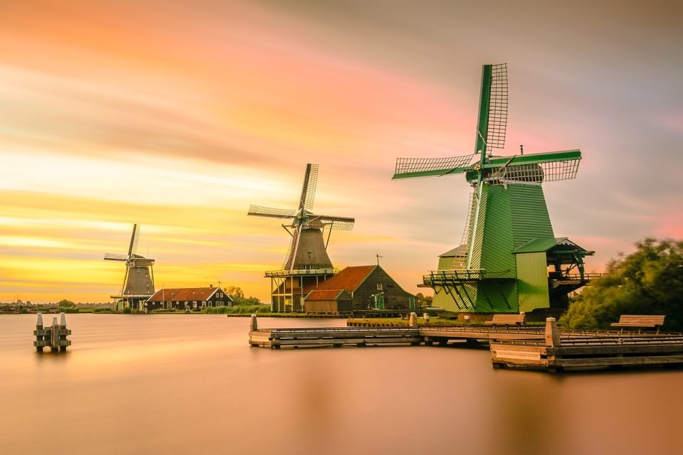 Amsterdam: Private Zaanse Schans Windmills and Volendam Trip - Henri Willig farm stop: cows, baby-cow moments, then cheese