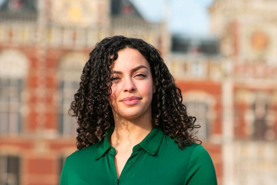 Amsterdam: Professional photoshoot at Centraal Station - Why Amsterdam Centraal Station Makes Such a Great Photo Backdrop