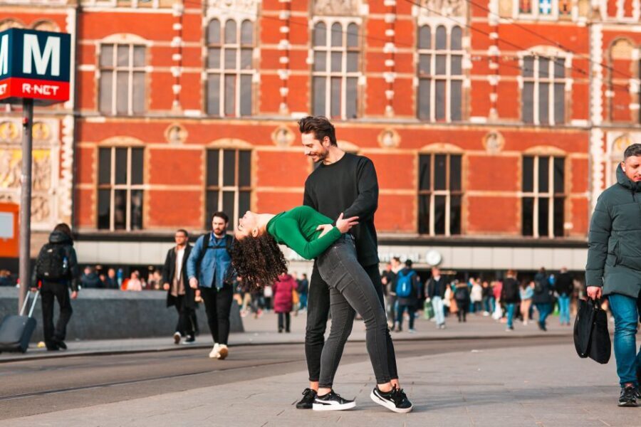 Amsterdam: Professional photoshoot at Centraal Station - What Your Photographer Actually Does in 30–45 Minutes