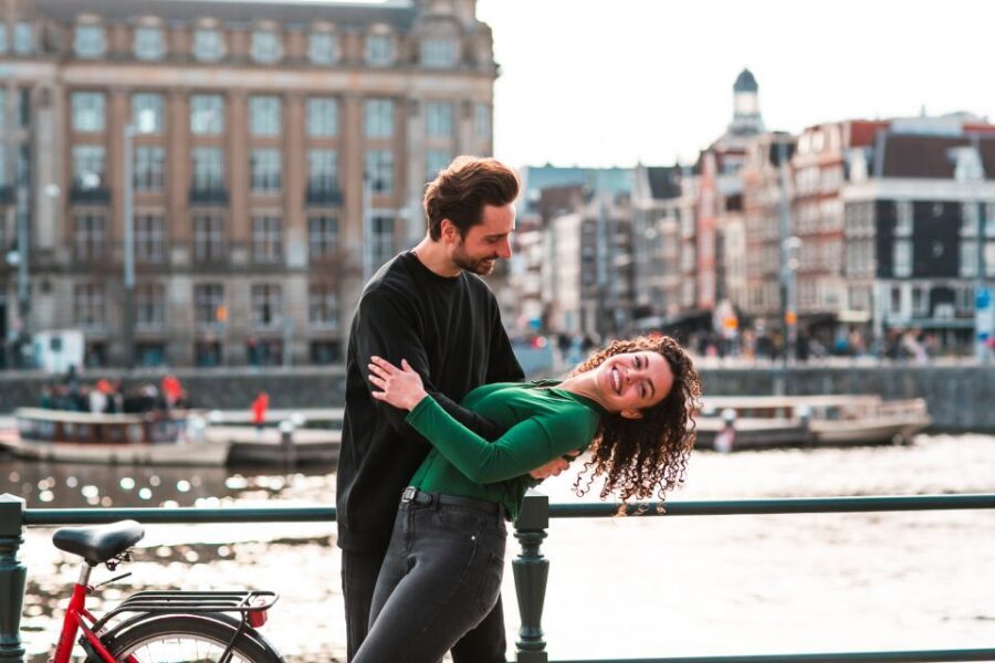 Amsterdam: Professional photoshoot at Centraal Station - Who This Photoshoot Suits Best