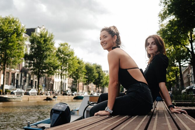 Amsterdam Professional Photoshoot at the Canals - How the Photoshoot Works: Guidance, Pacing, and Real-Life Comfort