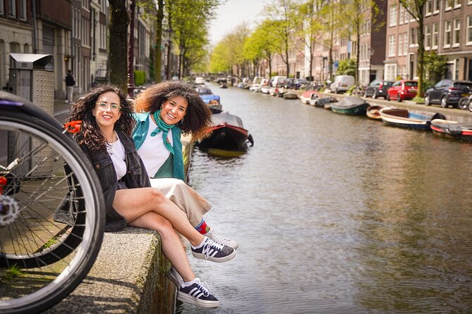 Amsterdam Professional Photoshoot at the Canals - Who This Photoshoot Fits Best (Families, Couples, and Accessible Needs)
