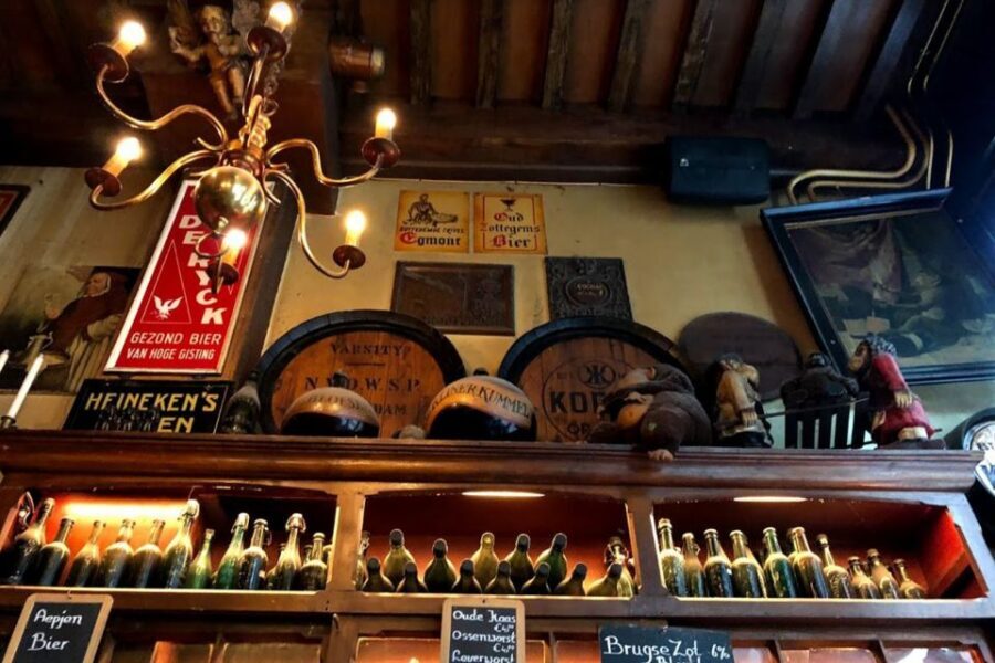 Amsterdam: Red Light District 1-hour Smartphone Audio Tour - Bloedstraat and the rhythm of narrow streets
