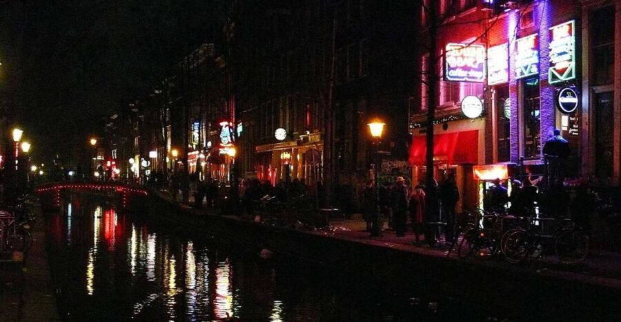 Amsterdam: Red Light District and Coffeeshop tour - Why This 2-Hour Walk Works in Amsterdam