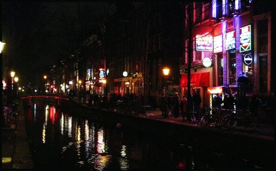 Amsterdam Red Light District and Old Town Walking Tour - Old Church: the area’s historical center point