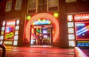 Amsterdam: Red Light District Exclusive Night Tour - The route in plain terms: what you’ll do in two hours