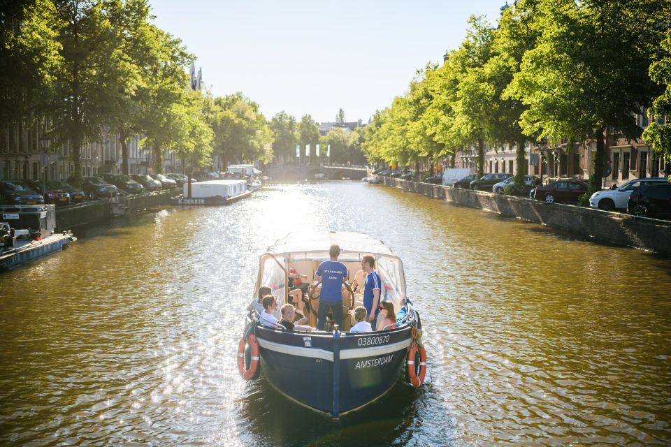 Amsterdam: Red-Light District Pub Crawl and Booze Boat Tour - The finale: club entrance and staying as long as you like