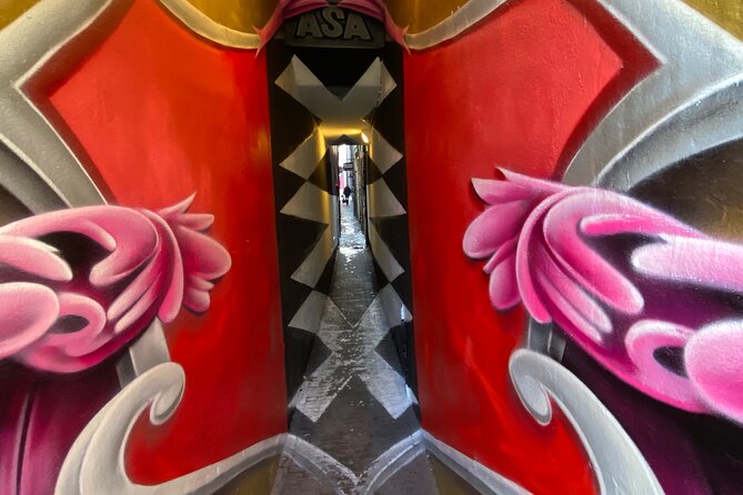 Amsterdam Red Light District: Serene and Other! - Cheerful stopover: how the guide sets the tone fast