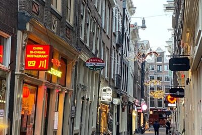 Amsterdam Red Light District: Serene and Other! - The story thread: city history and frank context on prostitution