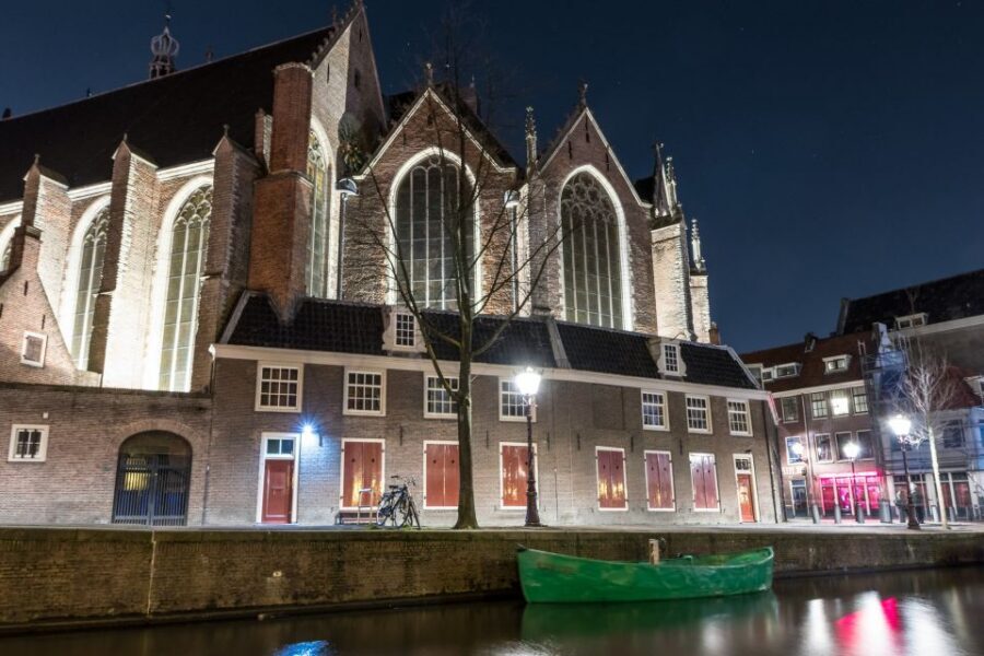 Amsterdam: Red Light District Walking Tour - Amsterdam’s Chinatown Turn: A Neighborhood That Changed