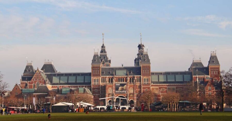 Amsterdam: Rijksmuseumtour incl. Ticket German or English - German or English guide: choose the right option