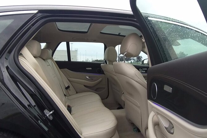 Amsterdam Schiphol Airport (AMS) to Amsterdam - Arrival Private Transfer - Should You Book This AMS Arrival Transfer?