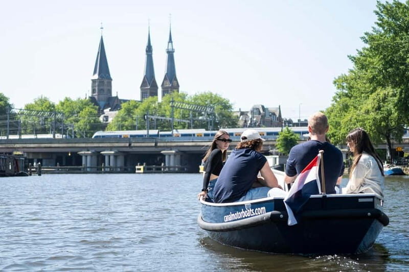 Amsterdam: Self-Drive Boat Rental - When you meet the boat: learning the wheel fast