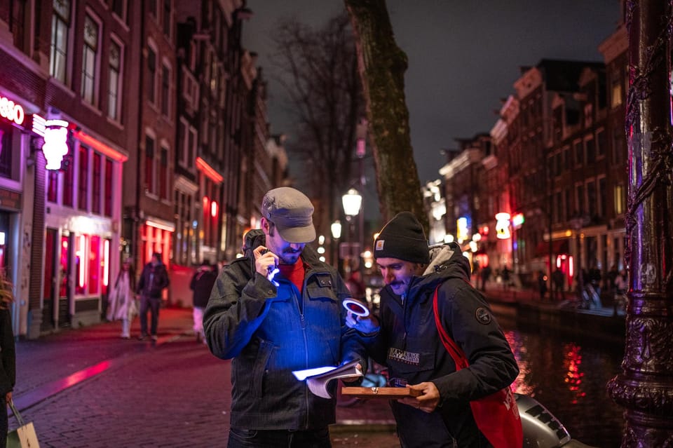 Amsterdam: Self-guided Red Light District Pub Crawl Mystery - Storytime with Amsterdam 1988: the true-crime angle