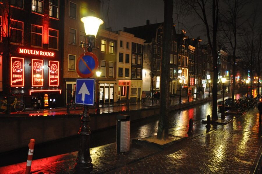 Amsterdam: Sex, Drugs, and Freedom Walking Tour - Price and value: what $31 gets you in 2 hours