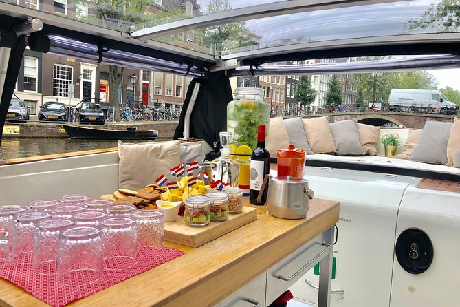 Amsterdam Small-Group Breakfast Morning Cruise - Small group cruising: what max 12 actually means for your photos