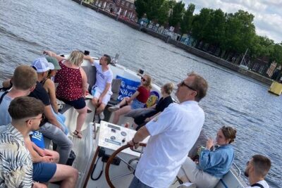 Amsterdam The Bulldog Boat Smoke Friendly Cruise + 2 drinks - Price and what you actually get for $36.30
