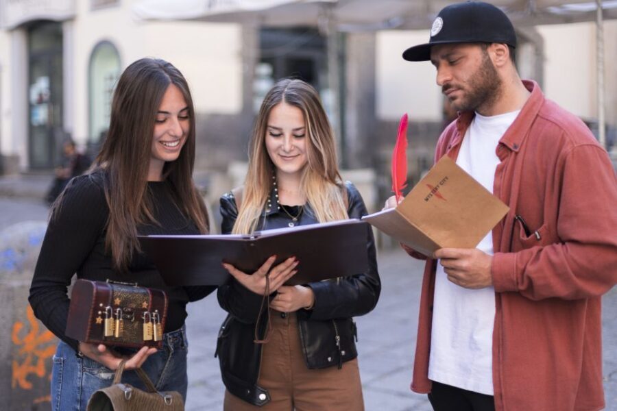 Amsterdam: Treasure Hunt Walking Tour "A Secret Sender" - Key things to know before you go