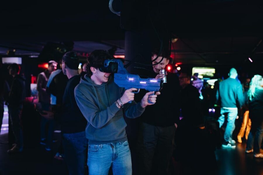 Amsterdam: Ultimate VR Experience: 60 minutes - Group dynamics: multiplayer up to 4, plus the value of seeing each other