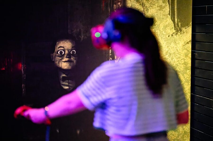 Amsterdam: Ultimate VR Experience: 60 minutes - The 60-minute flow: main free-roaming game plus tokens