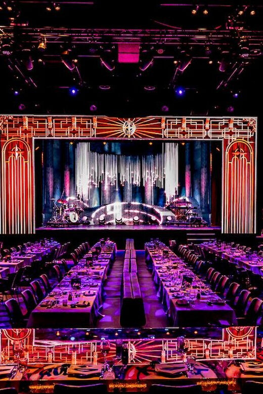 Amsterdam: VEGAS Dinner Show with 3-Course Sharing Menu - Meet your performers: why Nigel Otermans is worth centering