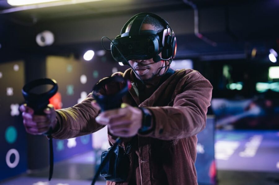 Amsterdam: VR Game Park Free-Roaming Experience - Social VR Without the Chaos: Playing With Friends Up to 4