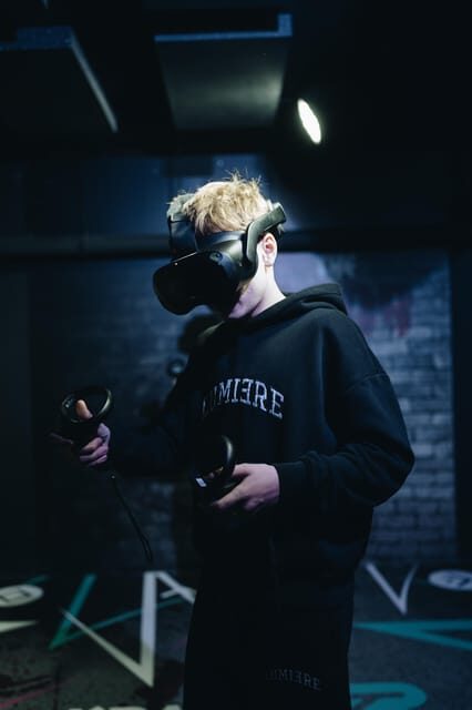 Amsterdam: VR Starter Pack with 6 Tokens - Game Choice in VR: Shooting, Escape Room, or Racing