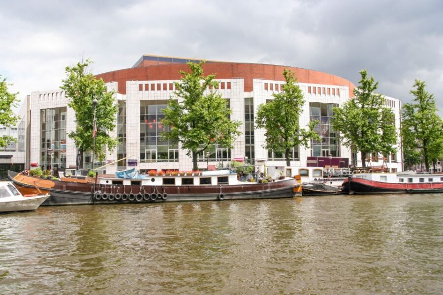 Amsterdam Walking Tour and Canal Cruise - The museum district area: what you can learn without buying tickets