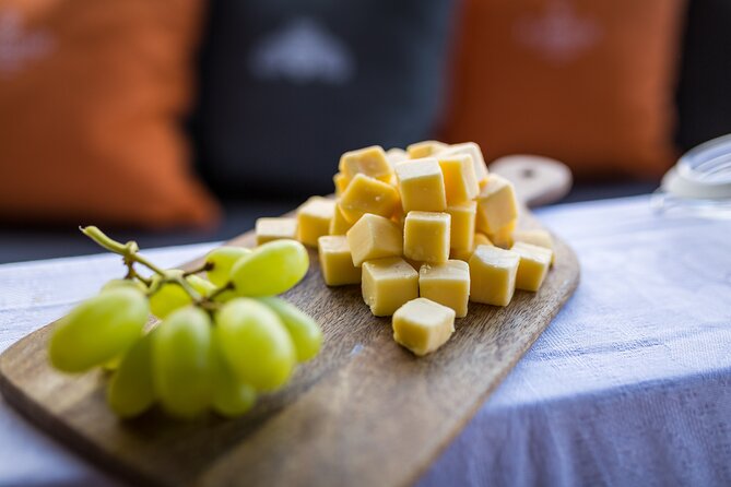 Amsterdam Walking Tour and Cruise with Drinks and Cheese Tasting - The one thing to watch for: the walk through the center shopping area