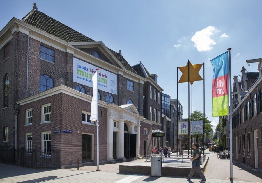 Amsterdam: Walking Tour, Jewish Museum & Synagogue Tickets - A ticket that blends self-guided museums with an Anne Frank route