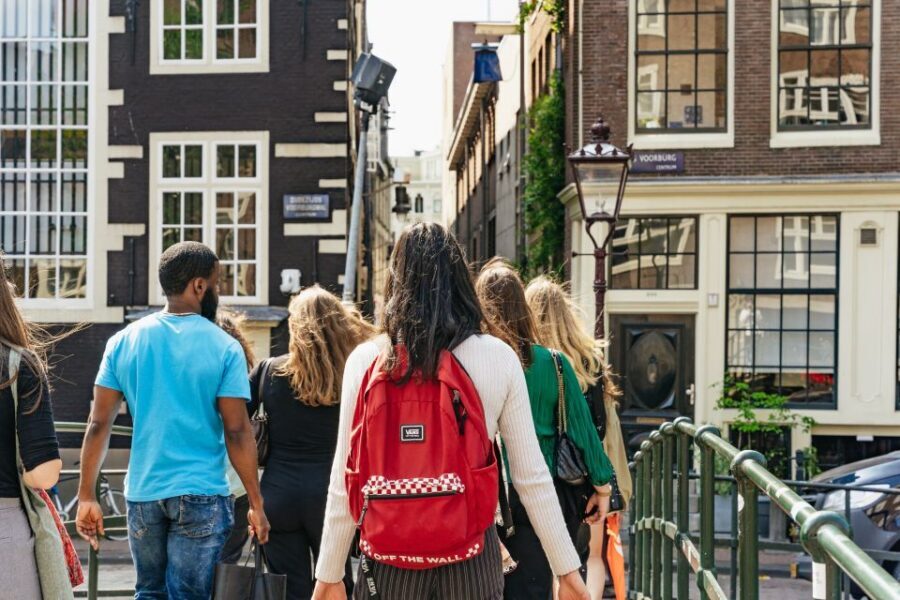 Amsterdam: Walking Tour, Jewish Museum & Synagogue Tickets - The 2-hour Anne Frank themed walking tour in Amsterdam