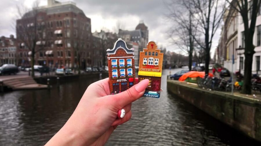 Amsterdam Walking Tour with a Local - Key things I think you’ll notice right away