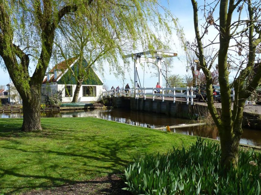 Amsterdam: Waterland District Countryside Villages Bike Tour - Bike rental and the real effort level: flat, but not always effortless