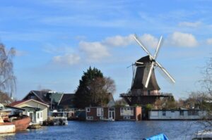 Amsterdam: Windmill Guided Tour - Where the tour starts: Kuiperij Museum area and the souvenir shop entrance